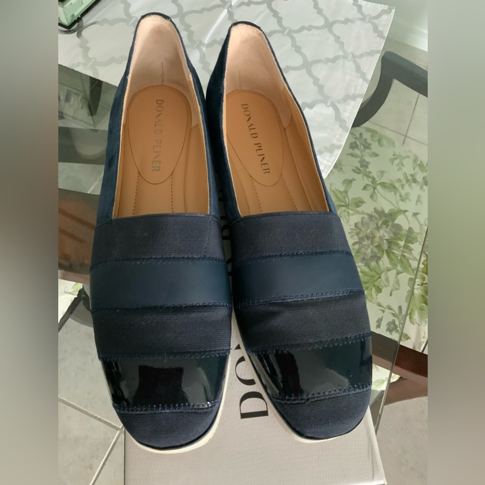 Gently used, worn once Donald Pliner casual slip on shoes
